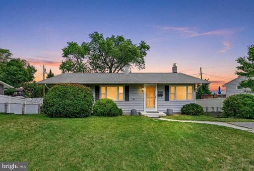 306 REGENCY CIRCLE - Photo 1