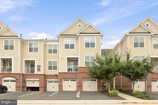 23255 MILLTOWN KNOLL SQUARE 107