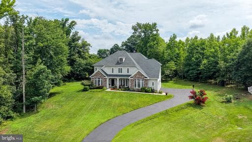 8906 Laurel Overlook Dr, Lorton, VA 22079-3136, United States
