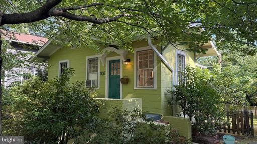 301 ELM AVENUE - Photo 1