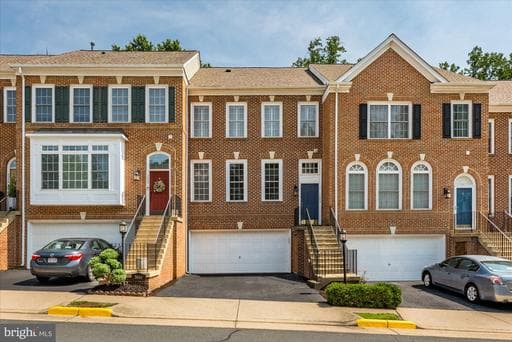 5642 GOVERNORS POND CIRCLE