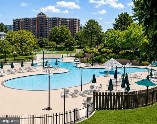 309 YOAKUM PARKWAY 204