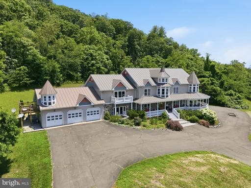 65 CLARK LANE