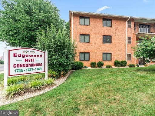 1745 EDGEWOOD HILL CIRCLE 2