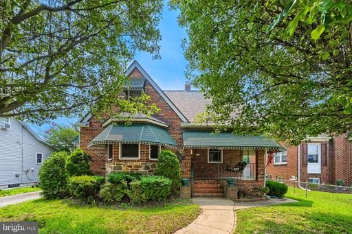 407 FRANKLIN AVENUE - Photo 1