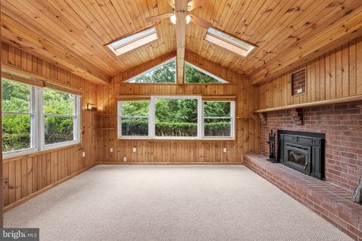 804 HUNTSMAN ROAD