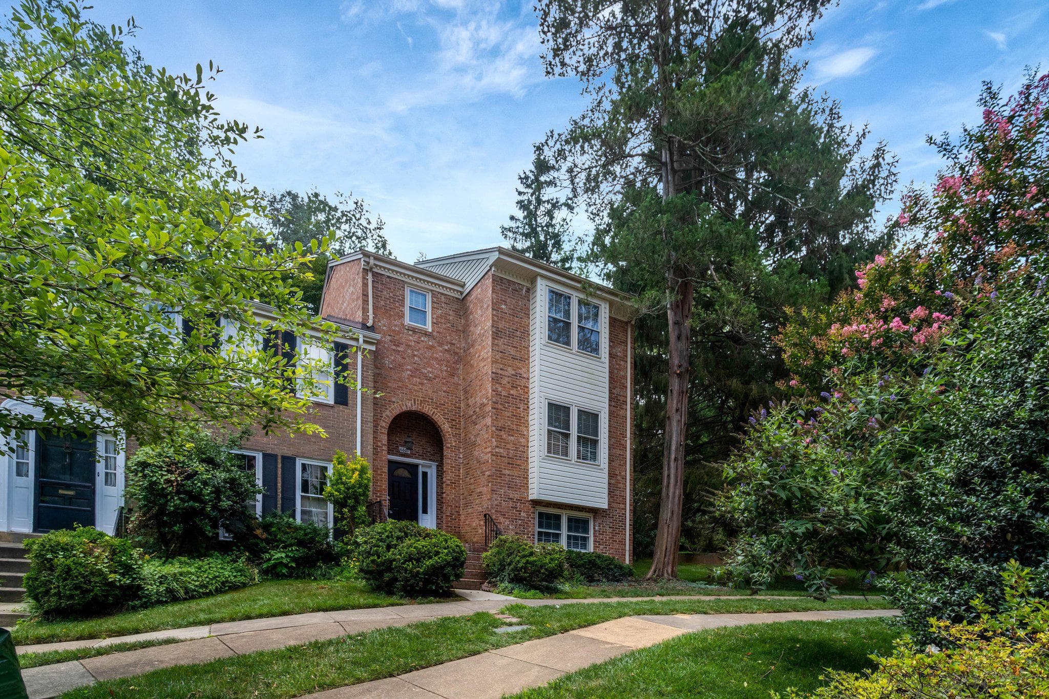 6607 Midhill Pl, Falls Church, VA 22043-1834, United States - Photo 1
