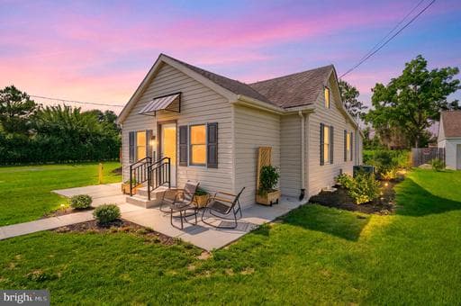 1019 SHORELAND DRIVE