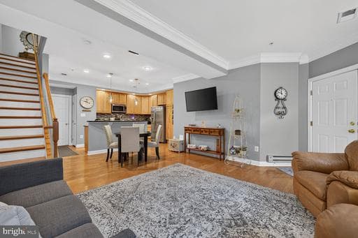 9512 HYDE PLACE 9512