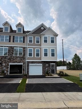 115 POTOMAC COURT - Photo 1