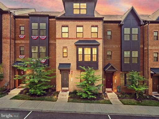 7277 Nittany Ln, Alexandria, VA 22306-2372, United States