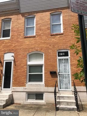 618 S MACON STREET