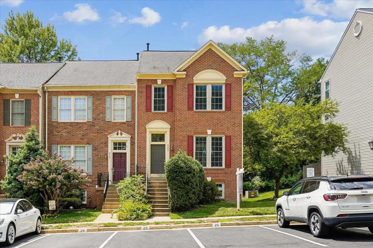 5569 Jowett Ct, Alexandria, VA 22315-5540, United States