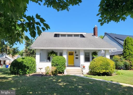 555 HIGHLAND WAY