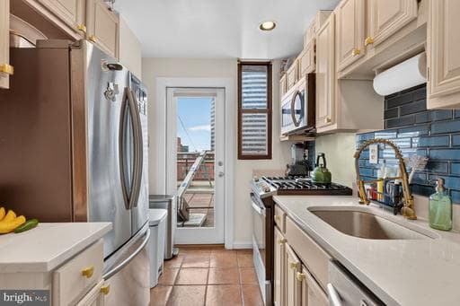 1111 ARLINGTON BOULEVARD 1007