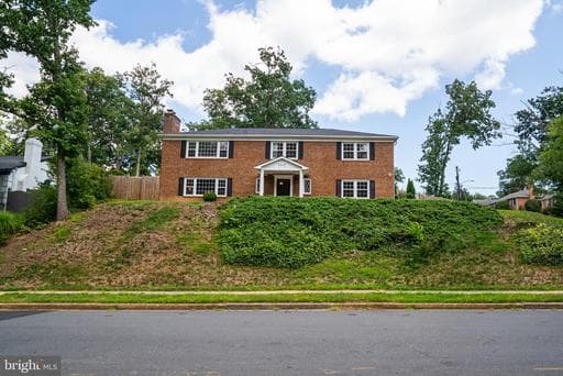 5012 LARNO DRIVE