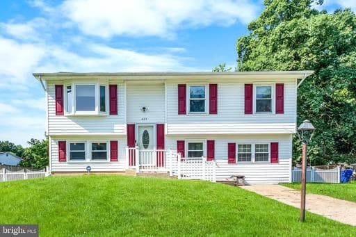 403 UNIVERSITY DRIVE