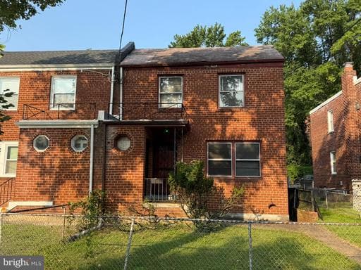 2717 Fort Baker DR SE WASHINGTON DC 20020