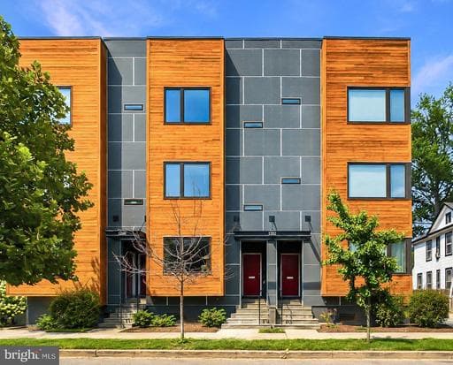 1202 JACKSON STREET 102