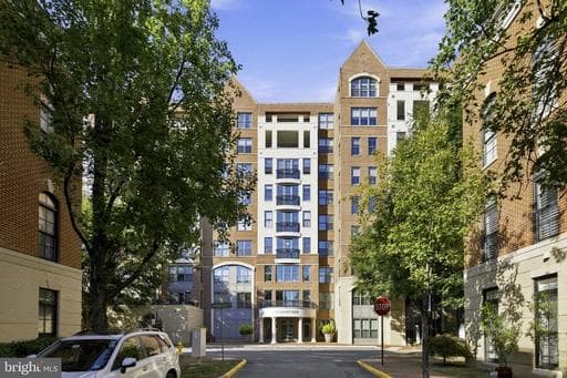 485 HARBOR SIDE STREET 607