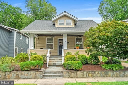 16 E WALNUT STREET
