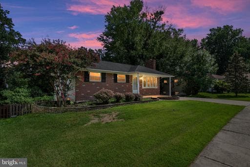 541 CRESTPARK DRIVE