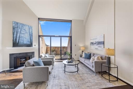 1301 N COURTHOUSE ROAD 1804