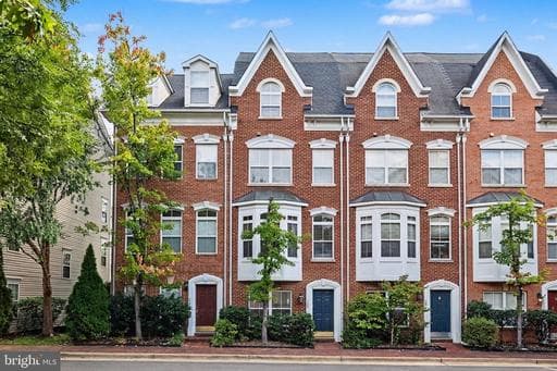 204 MARTIN LANE