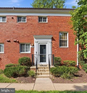 1637 Mt Eagle Pl, Alexandria, VA 22302-2122, United States - Photo 1