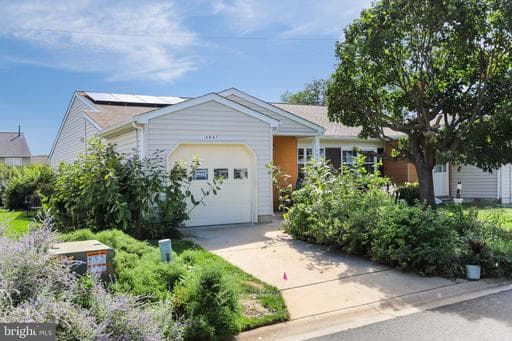 6861 SNOWBERRY COURT