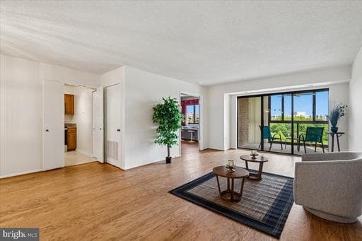 15115 INTERLACHEN DRIVE 3-901