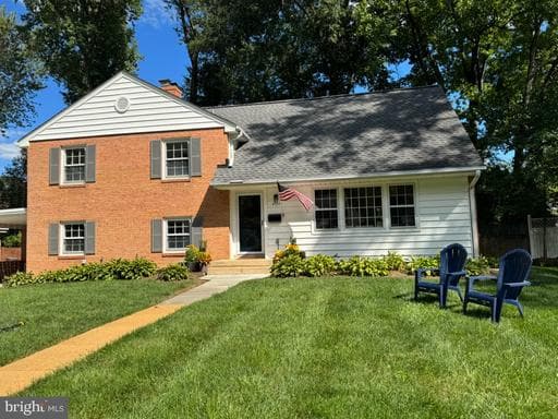 8505 STABLE DRIVE