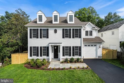 6123 Woodmont Rd, Alexandria, VA 22307-1101, United States