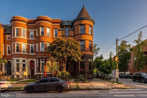 2746 Saint Paul St, Baltimore, MD 21218-4332, United States
