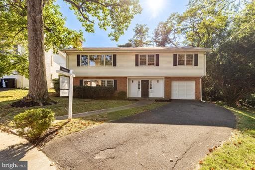 3812 N RIDGEVIEW ROAD - Photo 1