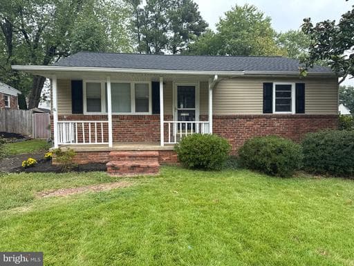 2822 E SIDE DRIVE