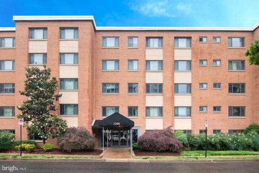1200 S Arlington Ridge Rd, Arlington, VA 22202-1940, United States