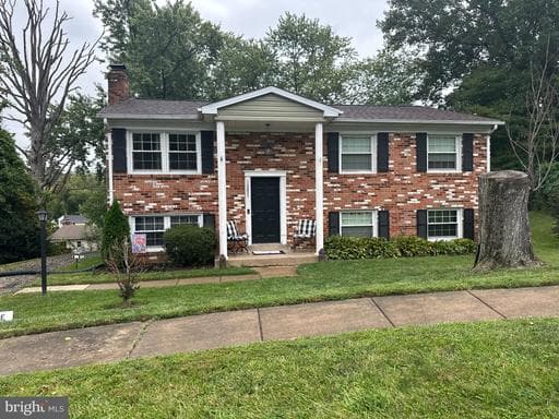 13637 Lynbrook Ct, Woodbridge, VA 22193-4509, United States