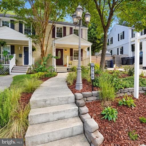2708 FARMINGTON DRIVE
