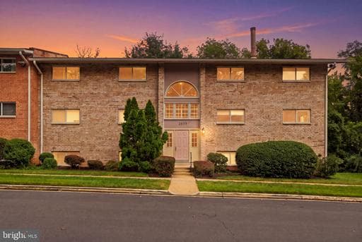 2839 Kalmia Lee Ct, Falls Church, VA 22042-1717, United States - Photo 1