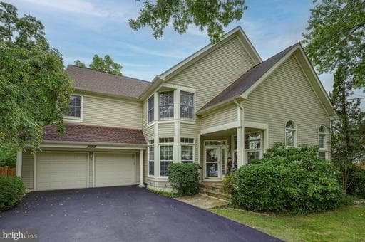 15469 Cagney Ct, Woodbridge, VA 22193-1061, United States