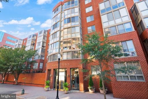 1050 N Taylor St, Arlington, VA 22201-4706, United States