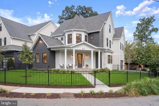 3233 4th St N, Arlington, VA 22201-1615, United States