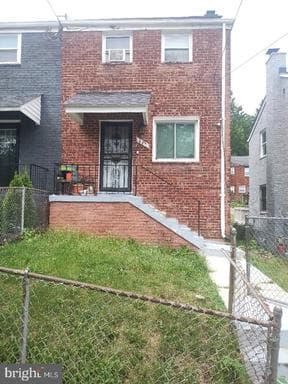 855 Adrian St SE, Washington, DC 20019-4910, United States