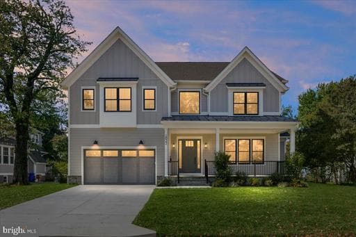 1822 N Kenmore St, Arlington, VA 22207-3743, United States