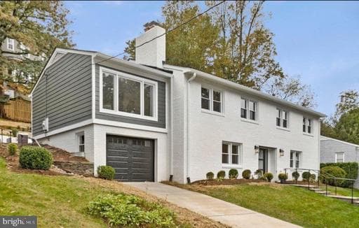3716 N Vernon St, Arlington, VA 22207-4543, United States