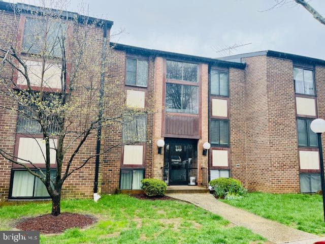 9707 KINGS CROWN COURT 101