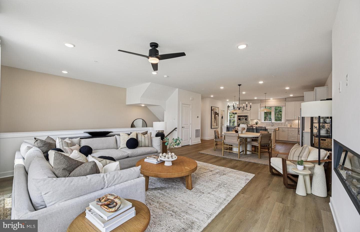 1156 CRESTED WOOD DRIVE