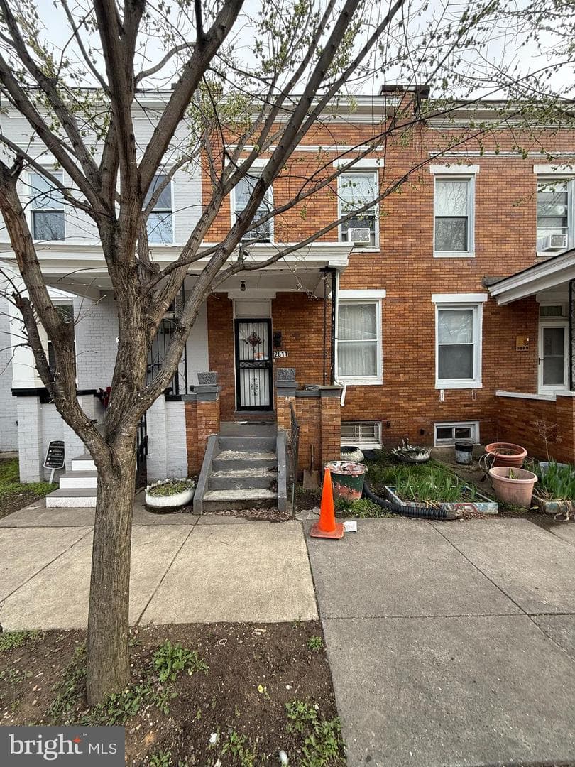 2611 E CHASE STREET - Photo 1