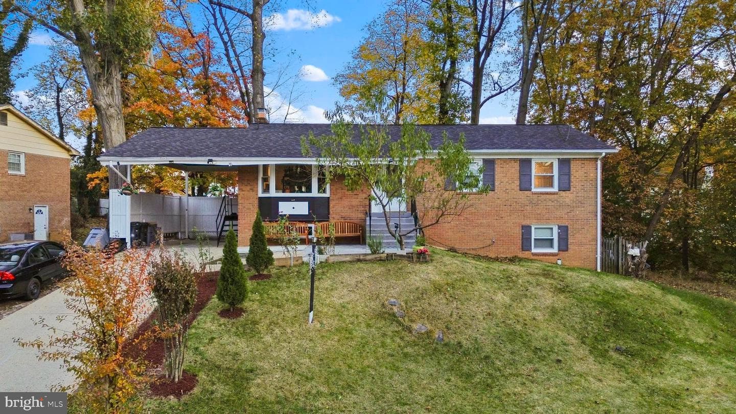 2703 SHAWN COURT